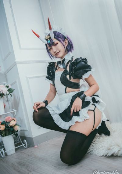 和两个小婕子做受hd
