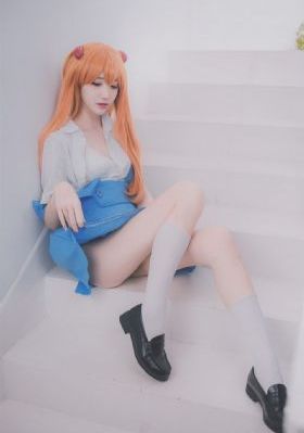 《小镇姑娘》在线观看